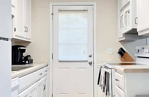 Forest Lake House | Cozy Townhome Tuscaloosa, 2-Bedroom, Walk to Campus Stadium & Downtown Strip
