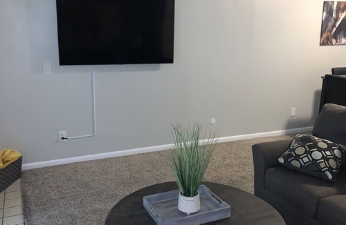 Enterprise House | Cozy Townhouse in Quiet Area