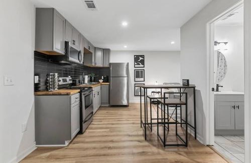 Clarkdale Apartment | Cozy Unique 1 bed room with Free parking