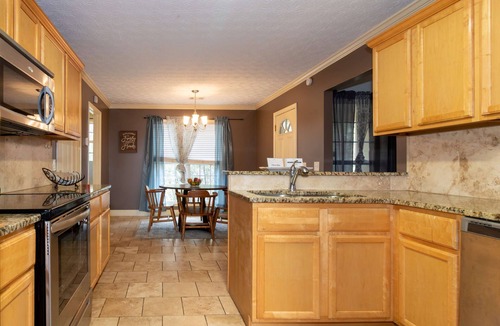 Columbus House | Creekside Stay Near Fort Benning Sleeps 12!
