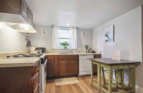 Marlyville - Fontainebleau Apartment | Creole Chalet - Fabulous Apartment in Vibrant Uptown New Orleans- Walk to Tulane