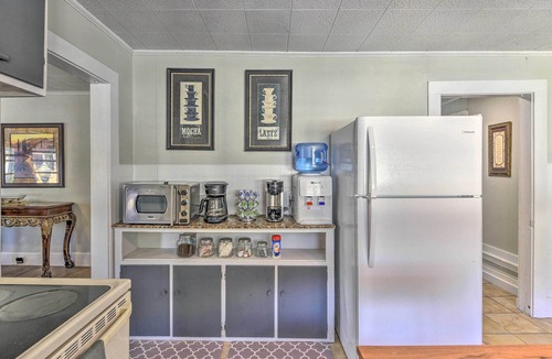 Crescent City Apartment | Crescent City Apartment w/Easy Lake Access!