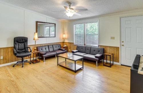 Crescent City House | Crescent City Home w/Charcoal Grill: Near 3 Lakes