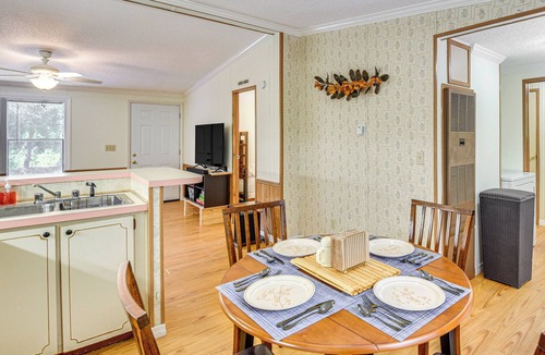 Crescent City Cottage | Crescent City Home w/Charcoal Grill: Near 3 Lakes