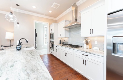 Tuscaloosa Condo | Crimson Luxe Retreat: Luxury Condo Steps from Bryant-Denny & Tuscaloosa Nightlife!