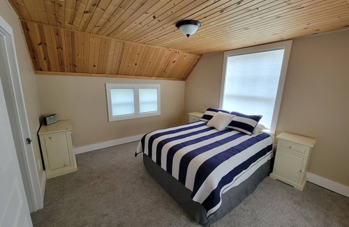 Ponshewaing Cottage | Crooked Lake Cottage - 4 Bedrooms and 2 baths that sleeps 12 - NEWLY RENOVATED