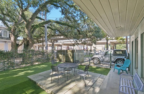 Treme Apartment | Cute 2Bed Apt with patio close to French Quarter, with gated parking include
