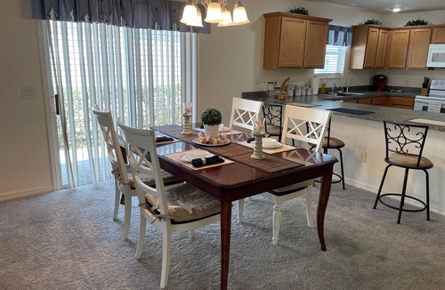 Wildwood Villa | Cute Courtyard Villa medium dogs & declawed cats welcome!