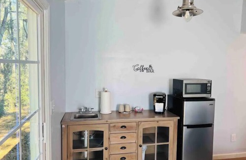 Moss Apartment | Cute little apt. Safe charming quiet setting.
