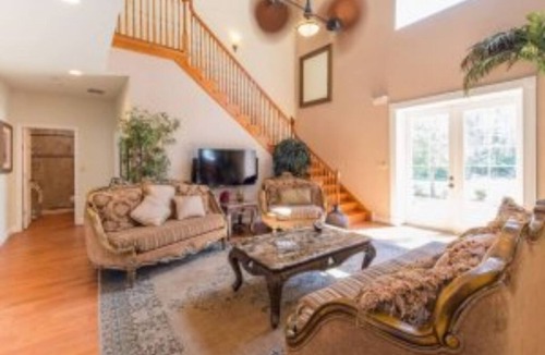Geneva House | Danville Family Vacation House is the perfect place to base your vacation.