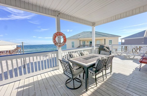 Dauphin Island House | Dauphin Tale - Family Friendly Gulf View Home only Steps to Gulf of Mexico