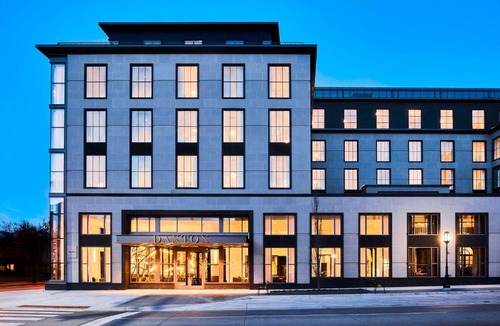 Birmingham Hotel | Daxton Hotel Birmingham, Curio Collection by Hilton