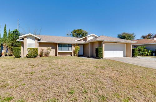 Deltona Lakes House | Day Trip to Disney: Deltona Escape w/Patio