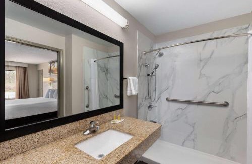 Childersburg Hotel | Days Inn by Wyndham Childersburg