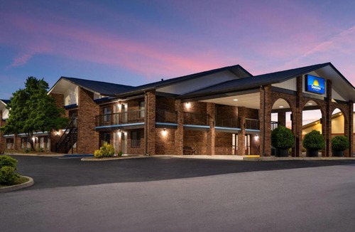 Clanton Hotel | Days Inn by Wyndham Clanton AL