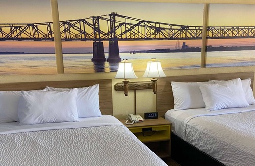 Clinton Hotel | Days Inn by Wyndham Clinton