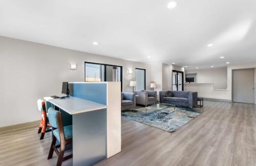 Enterprise Hotel | Days Inn by Wyndham Enterprise