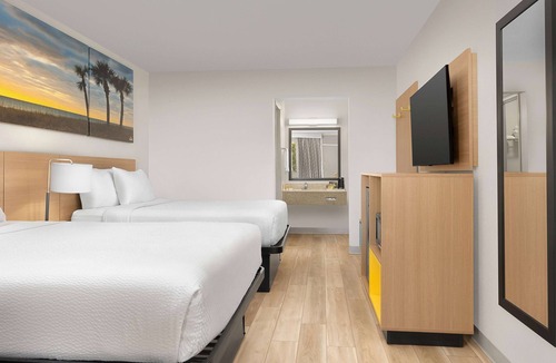 Lake City Hotel | Days Inn by Wyndham Lake City I-75