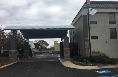 Laurel Hotel | Days Inn by Wyndham Laurel MS