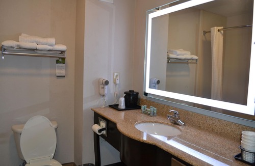 Laurel Hotel | Days Inn by Wyndham Laurel MS