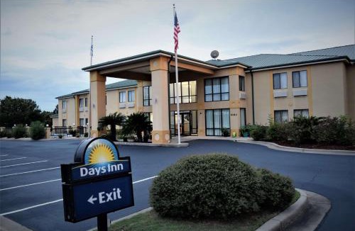 Montgomery Hotel | Days Inn by Wyndham Montgomery