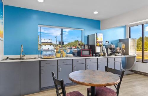 St. Martin Hotel | Days Inn by Wyndham Ocean Springs