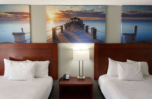 Ozark Hotel | Days Inn by Wyndham Ozark