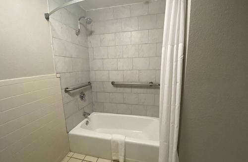 Ozark Hotel | Days Inn by Wyndham Ozark