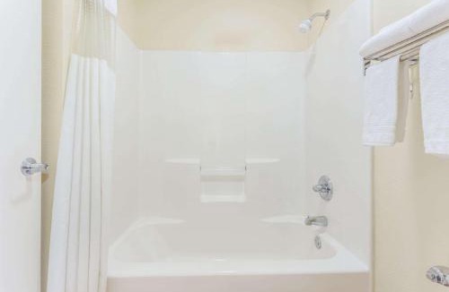Trenton Hotel | Days Inn by Wyndham Trenton