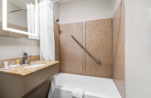 Troy Hotel | Days Inn by Wyndham Troy