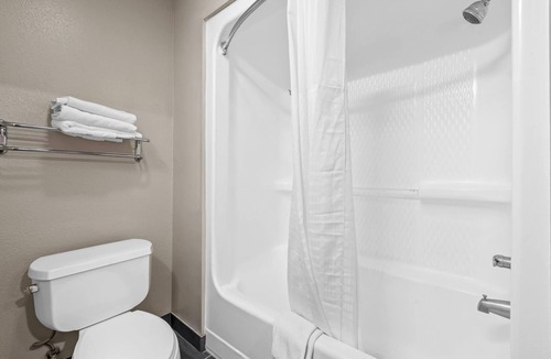 Troy Hotel | Days Inn by Wyndham Troy