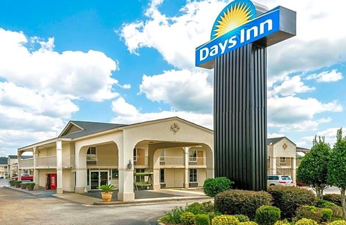 Shorter Hotel | Days Inn by Wyndham Shorter