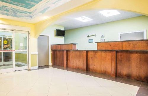 Swainsboro Hotel | Days Inn & Suites by Wyndham Swainsboro