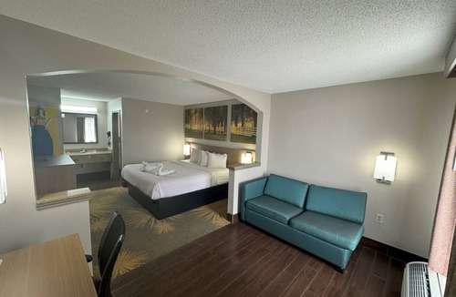Tuscaloosa Hotel | Days Inn & Suites by Wyndham Tuscaloosa - Univ. of Alabama