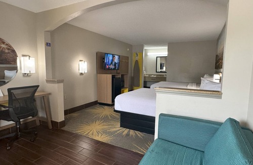 Tuscaloosa Hotel | Days Inn & Suites by Wyndham Tuscaloosa - Univ. of Alabama