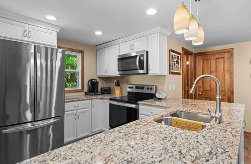Lake Arrowhead House | Delightful 4-bedroom house in Gaylord Michigan perfect for large families