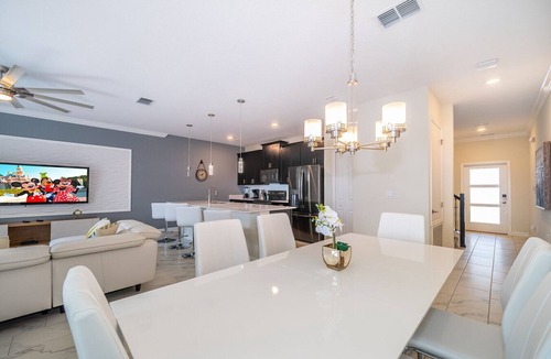 Four Corners Ski Chalet | Delightful Townhouse 4Beds/3Bath/Pool/18Min From Disney