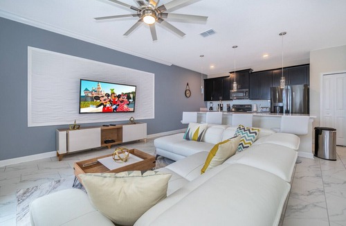 Four Corners Ski Chalet | Delightful Townhouse 4Beds/3Bath/Pool/18Min From Disney