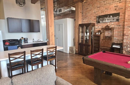 Detroit Apartment | Detroit Riverview Loft