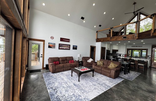 Quitman House | Diamond Bluff Lodge on Greers Ferry Lake