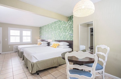 St. Augustine Hotel | Digital Retro Boutique Hotel - Double Queen with Breakfast Nook Near Downtown St. Augustine & the Beach