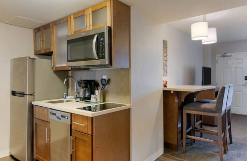 Celebration Hotel | Disney! 1BR Suite w/Free Shuttle, Pool &Breakfast