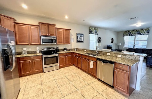 Davenport House | Disney Retreat - Private Pool & Spa, Remodeled!