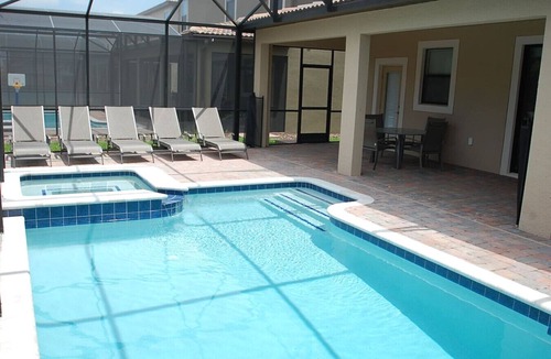 Davenport House | Disney Retreat - Private Pool & Spa, Remodeled!