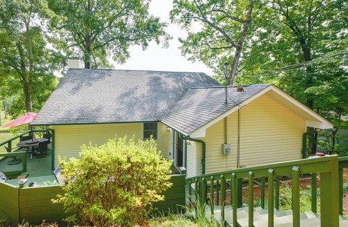 Dadeville House | Dock + Fire Pit: Waterfront Lake Martin Retreat!
