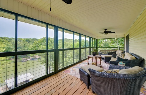 Dadeville House | Dock + Fire Pit: Waterfront Lake Martin Retreat!