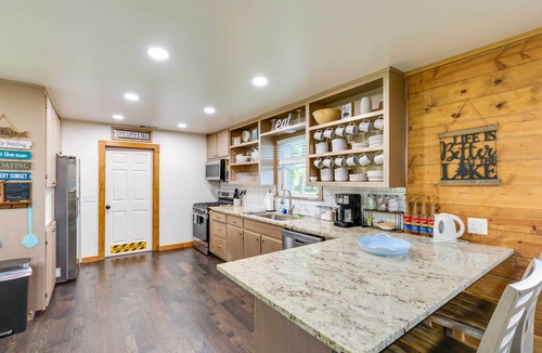 Lone Star House | Dock & Lake Access! Daingerfield Gem w/Tiny Home