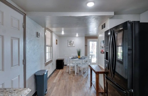 Savannah Apartment | Dock&Volleyball! Near Downtown- Orange Oasis