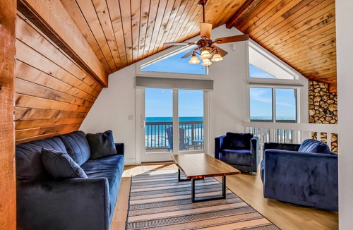 Painters Hill House | Dog-friendly beachfront home with beach access, deck, fireplace, W/D, AC