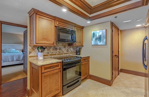 Daytona Beach Shores Condo | Dog Friendly Ocean Front High Rise, Direct Beach Acess, 2 Bedroom 2 full Bath.